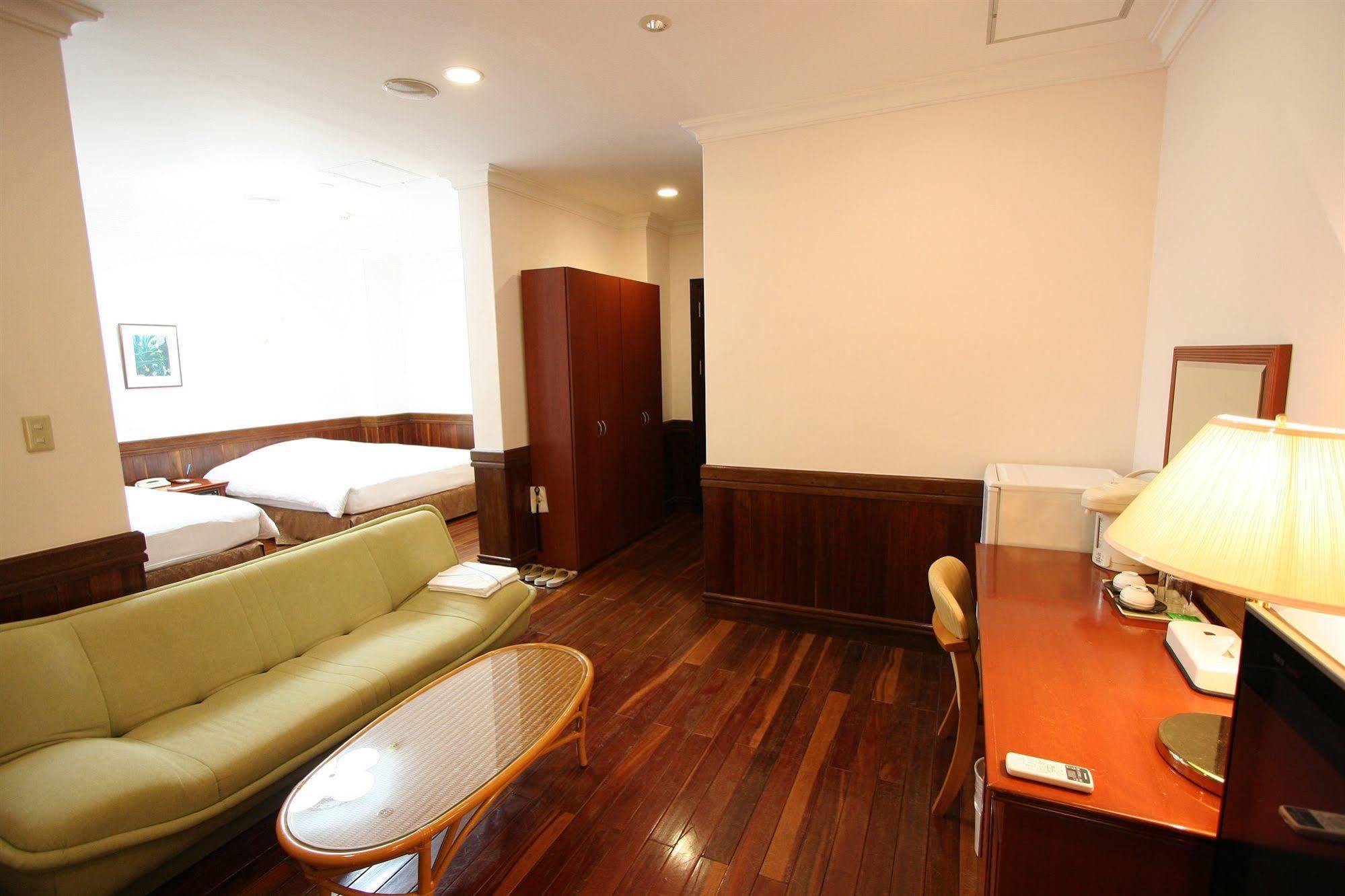 Ada Garden Hotel Okinawa Kunigami Esterno foto